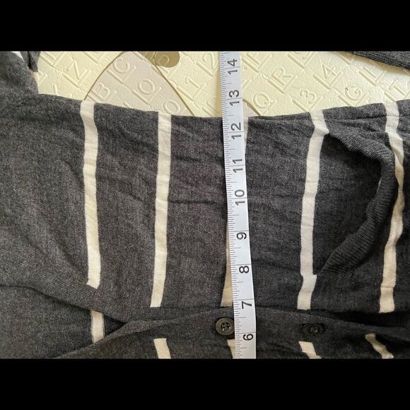 COPY - Patagonia merino wool cardigan - Picture 7 of 7